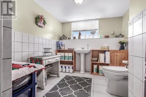 307403 Centre Line A E, Grey Highlands, ON - Indoor Photo Showing Bathroom