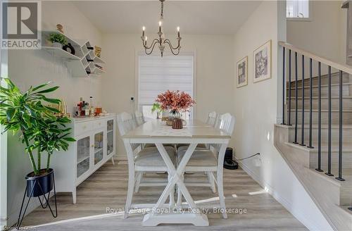 71 Dass Drive W, Centre Wellington (Fergus), ON - Indoor Photo Showing Dining Room