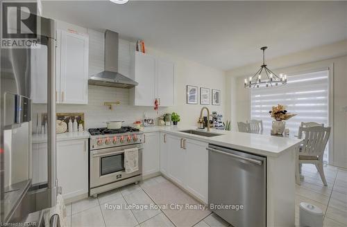 71 Dass Drive W, Centre Wellington (Fergus), ON - Indoor Photo Showing Kitchen