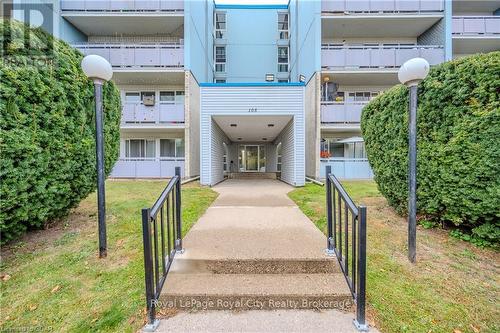 312 - 105 Conroy Crescent, Guelph (College), ON - Outdoor