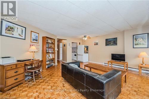 312 - 105 Conroy Crescent, Guelph (College), ON - Indoor