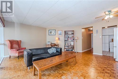 312 - 105 Conroy Crescent, Guelph (College), ON - Indoor