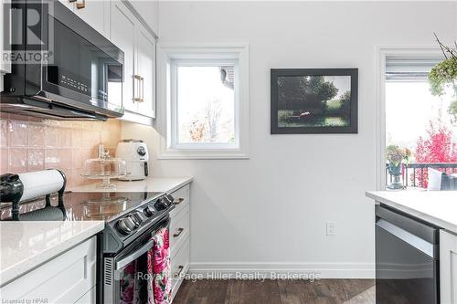 7 - 3192 Vivian Line 37 Line, Stratford, ON - Indoor Photo Showing Kitchen