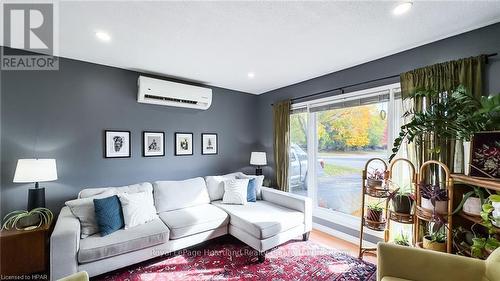 138 Sunset Drive, Goderich (Goderich (Town)), ON - Indoor Photo Showing Living Room