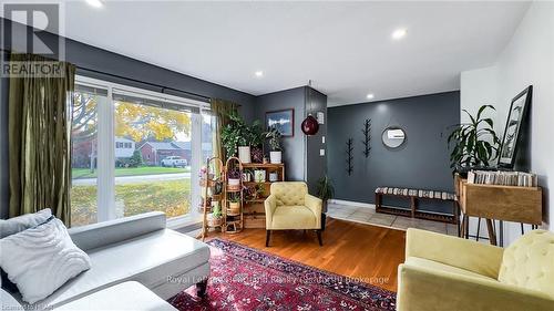 138 Sunset Drive, Goderich (Goderich (Town)), ON - Indoor Photo Showing Living Room