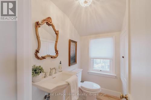 56 Charles Street, Stratford, ON - Indoor Photo Showing Bathroom