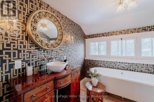 56 Charles Street, Stratford, ON - Indoor Photo Showing Bathroom