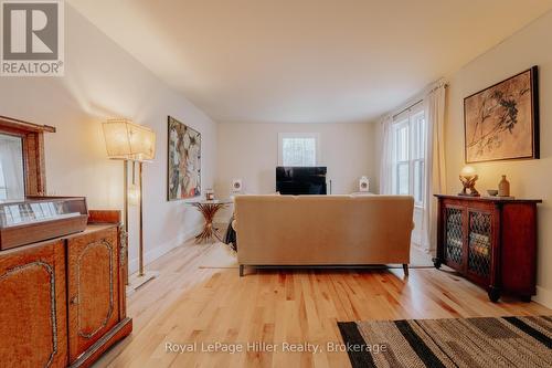 56 Charles Street, Stratford, ON - Indoor Photo Showing Living Room