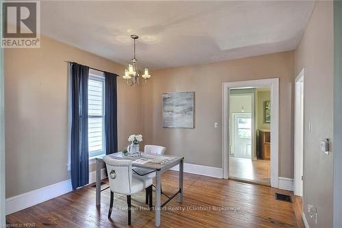 122 Huron Street, Central Huron (Clinton), ON - Indoor Photo Showing Dining Room