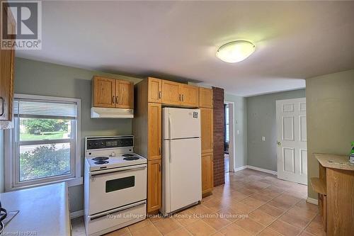 122 Huron Street, Central Huron (Clinton), ON - Indoor Photo Showing Kitchen