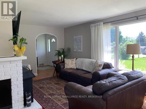 237 Dufferin Road, Drummond/North Elmsley, ON - Indoor Photo Showing Living Room With Fireplace