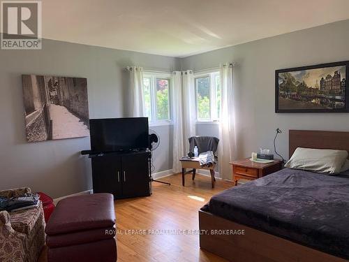 237 Dufferin Road, Drummond/North Elmsley, ON - Indoor Photo Showing Bedroom