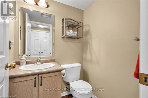 204 - 345 Fisher Mills Road, Cambridge, ON - Indoor Photo Showing Bathroom