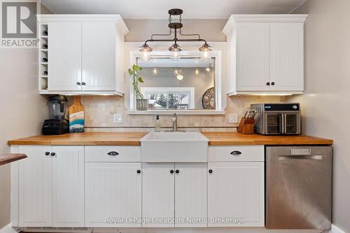 23 Elizabeth Street W, Clearview (Creemore), ON - Indoor Photo Showing Kitchen