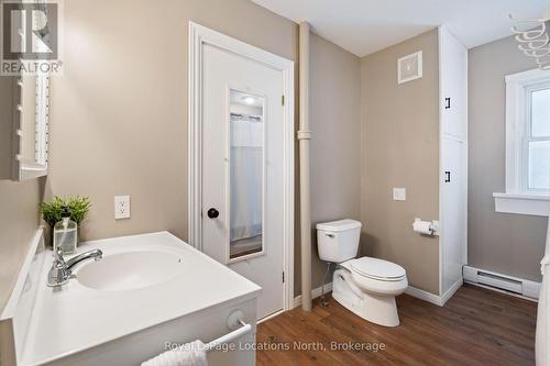 23 Elizabeth Street W, Clearview (Creemore), ON - Indoor Photo Showing Bathroom