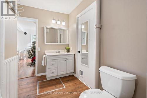 23 Elizabeth Street W, Clearview (Creemore), ON - Indoor Photo Showing Bathroom