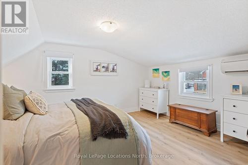 23 Elizabeth Street W, Clearview (Creemore), ON - Indoor Photo Showing Bedroom