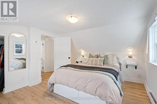 23 Elizabeth Street W, Clearview (Creemore), ON - Indoor Photo Showing Bedroom