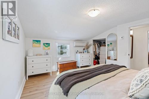 23 Elizabeth Street W, Clearview (Creemore), ON - Indoor Photo Showing Bedroom