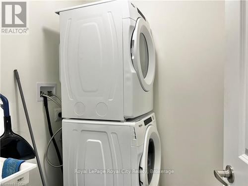 11 Cherry Hill Lane, Barrie (Painswick South), ON - Indoor Photo Showing Laundry Room