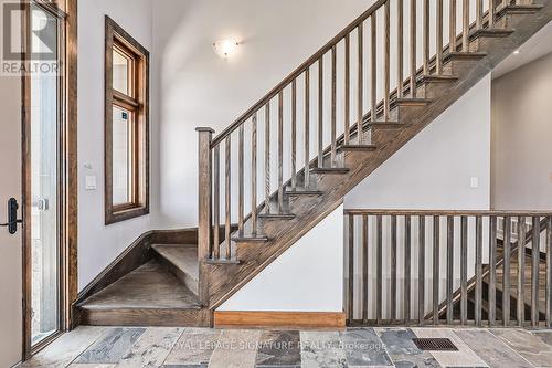 11 Windrose Valley Boulevard, Clearview, ON - Indoor Photo Showing Other Room