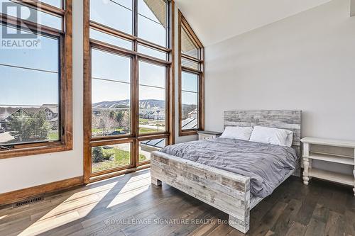 11 Windrose Valley Boulevard, Clearview, ON - Indoor Photo Showing Bedroom