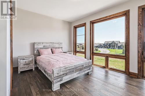 11 Windrose Valley Boulevard, Clearview, ON - Indoor Photo Showing Bedroom