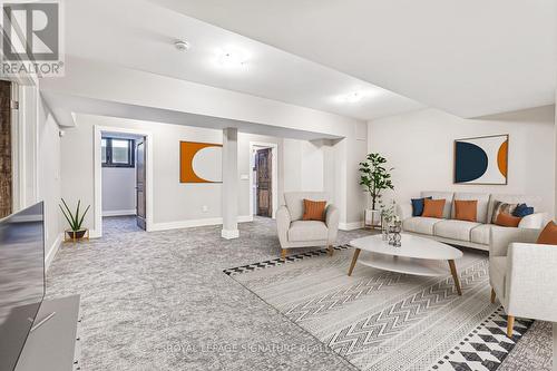 11 Windrose Valley Boulevard, Clearview, ON - Indoor Photo Showing Living Room