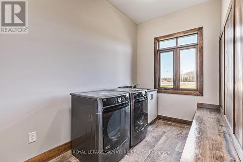 11 Windrose Valley Boulevard, Clearview, ON - Indoor Photo Showing Laundry Room