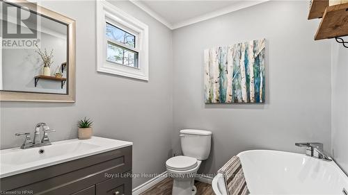 341149 Grey Rd 28, West Grey, ON - Indoor Photo Showing Bathroom