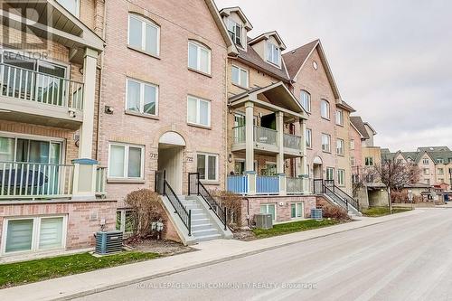 722 - 75 Weldrick Road E, Richmond Hill, ON - Outdoor With Balcony With Facade