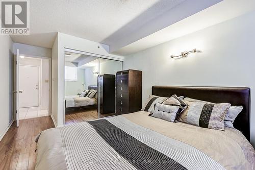 722 - 75 Weldrick Road E, Richmond Hill, ON - Indoor Photo Showing Bedroom