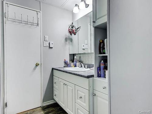 Salle de bains - 10 Rue Leduc, Saint-Jean-Sur-Richelieu, QC - Indoor Photo Showing Bathroom