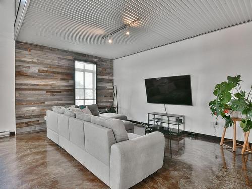 Living room - 202-190 Boul. Hector-Papin, L'Assomption, QC - Indoor Photo Showing Living Room