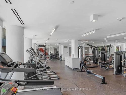 423-120 Parliament St, Toronto, ON - Indoor Photo Showing Gym Room