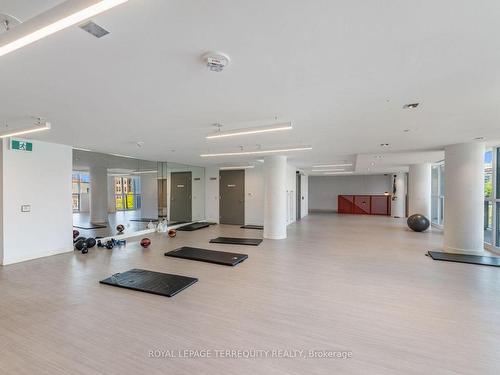 423-120 Parliament St, Toronto, ON - Indoor Photo Showing Gym Room