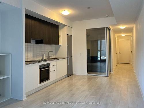 423-120 Parliament St, Toronto, ON - Indoor Photo Showing Kitchen