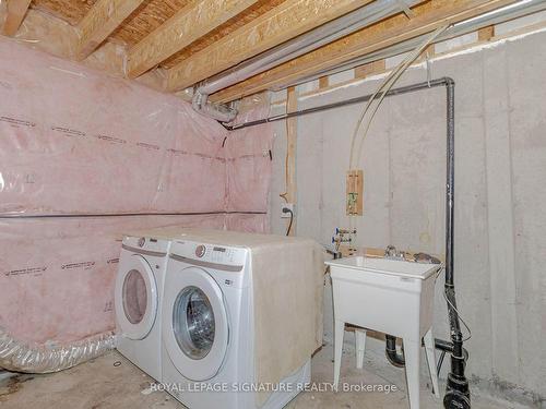 7 Truffle Crt, Brampton, ON - Indoor Photo Showing Laundry Room