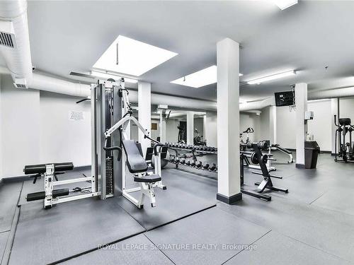 416-993 Queen St W, Toronto, ON - Indoor Photo Showing Gym Room