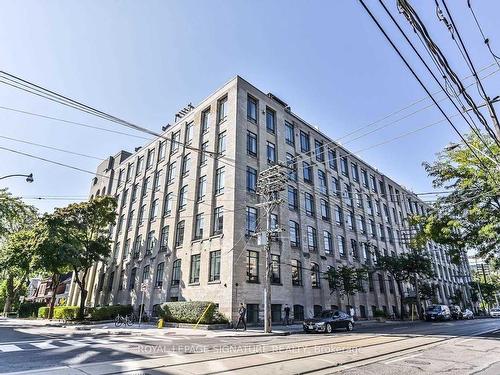 416-993 Queen St W, Toronto, ON - Outdoor With Facade