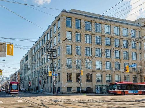 416-993 Queen St W, Toronto, ON - Outdoor With Facade