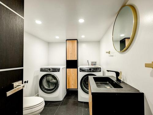 Laundry room - 4990 Av. Bessborough, Montréal (Côte-Des-Neiges/Notre-Dame-De-Grâce), QC - Indoor Photo Showing Laundry Room