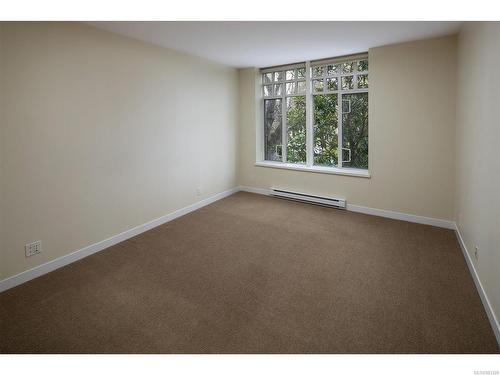 306-999 Burdett Ave, Victoria, BC - Indoor Photo Showing Other Room