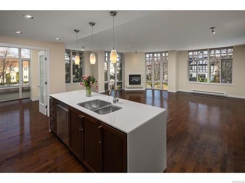 306-999 Burdett Ave, Victoria, BC - Indoor Photo Showing Kitchen With Double Sink