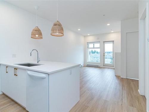 403-2348 Beacon Ave, Sidney, BC - Indoor Photo Showing Kitchen