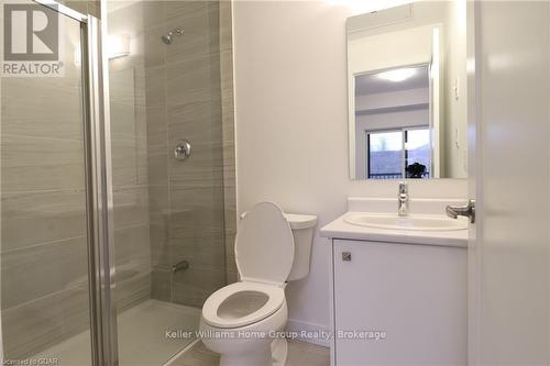 A15 - 10 Palace Street, Kitchener, ON - Indoor Photo Showing Bathroom