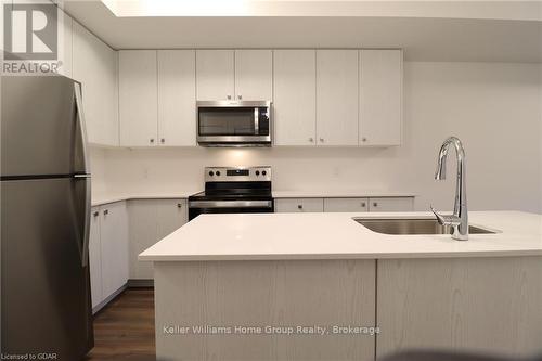 A15 - 10 Palace Street, Kitchener, ON - Indoor Photo Showing Kitchen With Stainless Steel Kitchen