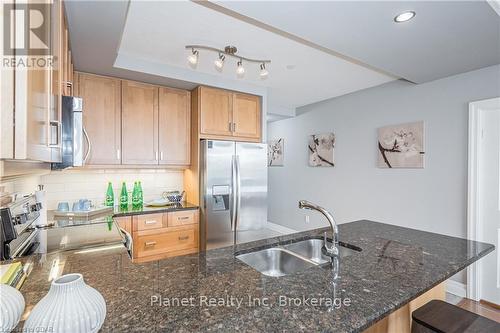 901 - 150 Wellington Street E, Guelph (Central West), ON - Indoor Photo Showing Kitchen With Double Sink With Upgraded Kitchen