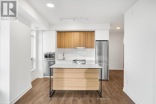 3005 - 30 Upper Mall Way, Vaughan, ON - Indoor Photo Showing Kitchen