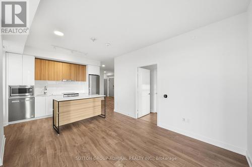 3005 - 30 Upper Mall Way, Vaughan, ON - Indoor Photo Showing Kitchen